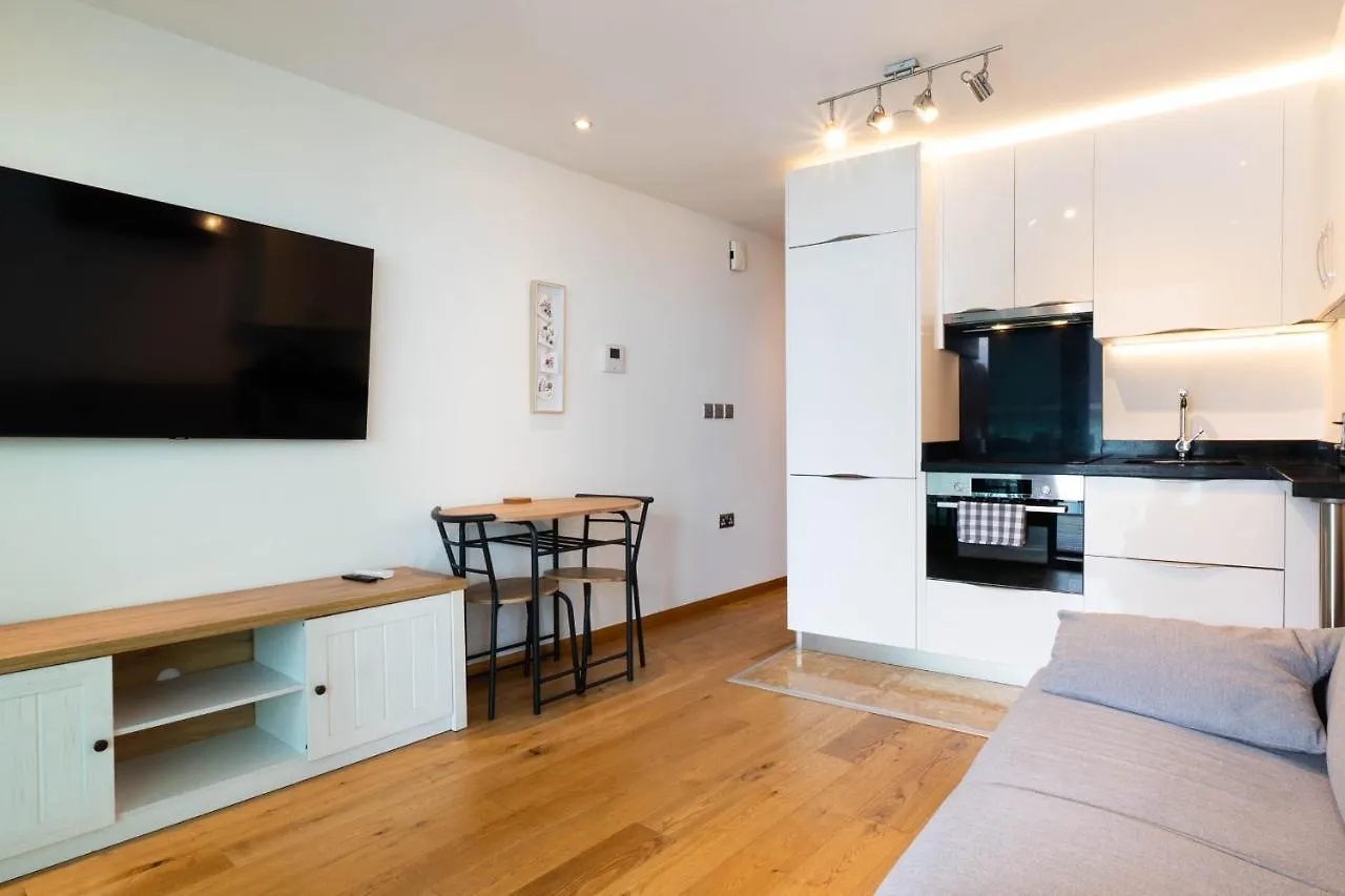 Ocean Spa Suite 11-Hosted By Sweetstay Gibraltar