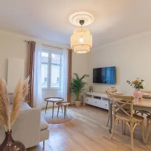 t3-rnov-10min-gare-part-dieu-quartier-typique.hotels-rhonealpes.com/
